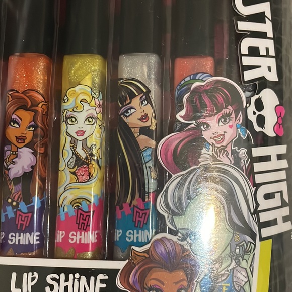 🔥5 FOR $20🔥 NWT 7 count Monster High Lip Gloss - Picture 4 of 6